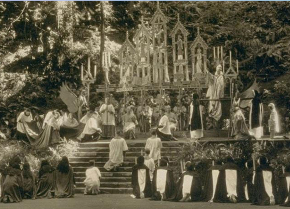 Bohemian_Grove_Black_Mass_Crop